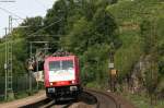 185 593-1  Crossrail  mit einem KLV bei Durchfahrt Istein am 14.8.08