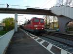 151 149-2 mit einem gemischten Gterzug am Abend des 11.04.12 bei der Durchfahrt in Orschweier Richtung Offenburg.