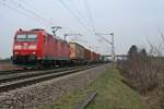 185 177-3 mit einem KLV am 27.03.13 bei Hgelheim.