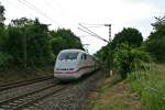 401 583-0 als ICE 75 nach Zrich HB am 25.06.13 sdlich von Schallstadt.