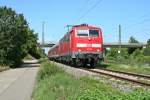 111 061 mit einer RB nach Neuenburg (Baden) am Nachmittag des 03.08.13 auf dem Gleis 13 in Mllheim (Baden).