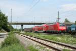 146 116-9 mit einem RE nach Offenburg am Nachmittag des 06.08.13 beim Verlassen des Bahnhofsbereichs von Mllheim (Baden).