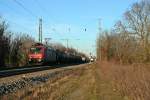 482 007-2 durchfhrt am Nachmittag des 23.12.13 mit dem 49069 von (Ludwigshafen) Karlsruhe Gbf nach Basel SBB Rbf (Muttenz) den Bahnhof Heitersheim.