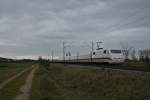 401 581-4 passiert als ICE 275 von Berlin Ostbahnhof nach Interlaken Ost am 03.01.14 den lngst nicht mehr vorhandenen Haltepunkt Hgelheim nrdlich von Mllheim (Baden).