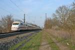 401 575-6 als ICE 371 von Berlin Ostbahnhof nach Interlaken Ost am Nachmittag des 27.03.14 im Bahnhof Heiterheim.