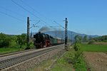 01 202 mit dem DPE 5953 von Lyss nach Neustadt an der Weinstraße am 05.05.16 bei Teningen.