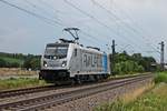 Als Lokzug war am Nachmittag des 21.07.2017 die Rpool/BLSC 187 007-0 auf dem Weg nach Lahr (Schwarzw.), als sie bei Buggingen durchs Rheintal fuhr.