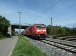 146 232-4 mit einer RB nach Neuenburg (Baden) am 08.09.11 auf Gleis 13 (berholgleis) in Mllheim (Baden).