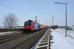 Und die wohl sinnfreiste Loknummer der Re 482er: Die 482 000-7 durchfhrt am 13.02.13 den Bahnhof Ringsheim.
Ich mchte gerne mal wissen, wer auf den Gedanken gekommen ist, solch ein Nummernsystem zu verwenden. Aber, irgendwie ist es ja schon witzig.......