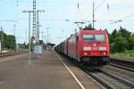 185 201-1 mit einem Stahlzug Richtung Basel am Vormittag des 25.07.13 bei der Durchfahrt in Mllheim (Baden).