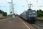 145-CL 203 mit einem KLV-Zug Richtung Sden am Morgen des 25.07.13 im Bahnhofs Mllheim (Baden).