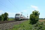 401 588-9 als ICE 279 von Berlin Ostbahnhof nach Basel SBB am Nachmittag des 04.08.13 sdlich von Buggingen.
Der Zug wird in gut ein-einhalb Stunden als ICE 270 wieder nach Berlin fahren.