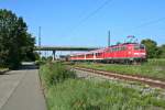 111 062-6 mit einer abendlichen RB nach Offenburg am 15.08.13 bei der Ausfahrt des Bahnhofs Mllheim (Baden).