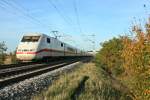 401 572-3 als ICE 75 von Hamburg Altona nach Zrich HB am Nachmittag des 26.10.13 westlich von Hgelheim.