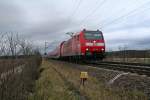 146 115 mit einem RE von Offenburg nach Basel am Mittag des 03.01.14 westlich von Hgelheim.