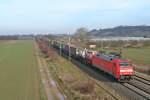 152 160-8 mit einem gemischten KLV-Zug gen Sden am Mittag des 18.01.14 bei Hgelheim.