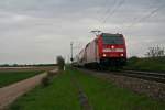 146 238-1 mit einem RE von Offenburg nach Basel Bad. Bf am Mittag des 18.04.14 sdlich von Hgelheim.
Gre an den Lokfhrer!