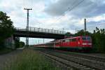 111 061 mit einer RB auf der Fahrt nach Offenburg am Abend des 28.05.14 in Mllheim (Baden).