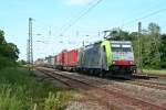 486 505 mit einem KLV-Zug von Venlo nach Melzo am Nachmittag des 06.06.14 in Orschweier.