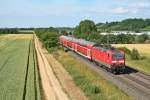 143 856-3 mit der RB 26573 von Freiburg (Breisgau) Hbf nach Neuenburg (Baden) am Nachmittag des 16.06.14 nrdlich von Hgelheim.