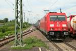185 238-3 mit einem KLV-Zug auf dem Weg nach Weil am Rhein Rbf/Basel Bad. Rbf am Nachmittag des 23.07.14 in Mllheim (Baden).