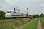 401 060-9 als ICE 70 von Basel SBB nach Hamburg-Altona am Nachmittag des 30.07.14 bei Hgelheim.