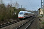 Am Mittag gegen halbzwei Uhr kam dieser Umleiter ICE 407 505 durch Offenau am Neckar gen Bad Friederichshall Hbf gefahren.