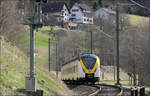 Das Murgtal wird in Baiersbronn verlassen - 

... und der Coradia Continental 2-Triebzug 1440 241 folgt dem Forbachtal auf deutlich ansteigender Strecke hinauf nach Freudenstadt. 

14.03.2024 (M)