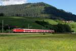 Die 111 045-1 mit dem RE 38959  Murgtler Fahrradexpress  (Ludwigshafen (Rhein) Hbf - Freudenstadt Hbf) bei Rt.