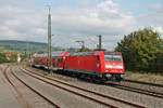 Als RE (Karlsruhe Hbf - Konstanz) fuhr am Morgen des 20.07.2017 die Freiburger 146 206 durch den Bahnhof von Welschingen-Neuhausen in Richtung Singen (Hohentwiel).