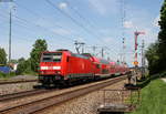 146 242-3 mit dem RE 4719 (Karlsruhe Hbf-Konstanz) bei Villingen 3.6.19