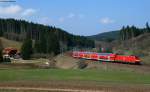 146 235-7 mit dem IRE5191 (Karlsruhe Hbf-Kreuzlingen) Ein besonderer Dank an den Tf fr den Gru