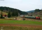 V100 1041 der Nesa statt 502740 der UEF mit ihrem Tunnelfahrtenzug (Triberg-St.Georgen(Schwa rzw) am km 70,0 12.4.09