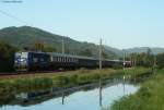 1042 520-5  Eisenbahnkurier  und AVG 465 (Zugschluss) mit dem DPE 31750 (Alpirsbach-Graben-Neudorf) am Kanal in Haslach 9.9.09