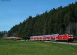 IRE 5186 (Kreuzlingen-Karlsruhe Hbf) mit Schublok 146 235-7 begegnet 146 237-3  Karlsruhe  und 230-8 mit dem IRE 5191 (Karlsruhe Hbf-Kreuzlingen) bei km 79,3 24.5.10