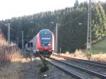 Am 13.12.06 fuhr der RE nach Karlsruhe am B31 vorbei Schublok war BR 146 234-0. An diesem Tag war der Steuerwagen 4 Tage im Einsatz,schon war das linke Spitzenlicht defekt!