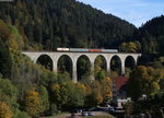 218 105-5 mit dem DPE 24054 (Rottweil-Freiburg(Brsg)Hbf) auf dem Ravennaviadukt 22.10.16