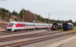 218 385 zieht 101 110  50 Jahre IC  und 101 013  IC  mit dem IR 2217  Höllental  (Frankfurt(Main)Hbf - Seebrugg) in die Abstellgruppe des Bahnhof Seebrugg 21.2.24