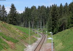 Altglashütten 9.6.16. Im Vordergrund ist die Länge des alten Bahnsteiges zu erkennen (um die 200m, neu 140m). Ebenso auch hier ist die Oberleitung weitest gehend fertig.