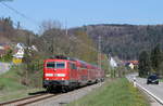 111 212-7 mit dem RE 19033 (Stuttgart Hbf-Singen(Htw)) bei Altoberndorf 24.4.17