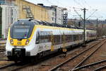 3 442-208 und ein weiterer 442 fahren am 22.03.2018 als RE nach Stuttgart in Herrenberg ein