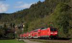 RE 19037 (Stuttgart Hbf-Singen(Htw)) mit Schublok 146 212-6 bei Aistaig 14.10.14