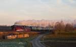 01 519 mit ihrem Sonderzug von Böblingen nach Konstanz zum Weihnachtsmarkt.Aufgenommen bei Bondorf am 20.12.2015.