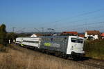 139 558 von Railadventure zieht am 5. Oktober 2018 zwei Wagen des selben Unternehmens über die Schwäbische Alb Richtung Ulm. Das Bild entstand zwischen Westerstetten und Beimerstetten.