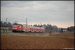 111 076-6 passiert am 27.03.08 mit einer Dopelstockwagengarnitur Km 30,2 der Filsbahn (KBS 750) mit Fahrtrichtung Ulm.