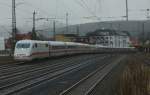 401 065 ist als ICE 598 Mnchen - Berlin Ostbahnhof am 06.01.2012 in Sssen