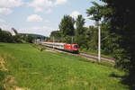 IC 119 auf dem Weg von Dortmund nach Innsbruck. Am 05.06.2023 hat der Zug soeben den Bahnhof Aulendorf verlassen. Mittlerweile wurde der Zug auf ICE4 umgestellt.