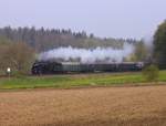 Die bayrische S3/6 mit einem Sonderzug auf der Sdbahn, von Ulm ging es ber Aulendorf und Friedrichshafen nach Lindau, hier nrdlich von Meckenbeuren, 1 Mai 2013