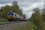 Einige Minuten nach der Abfahrt in Ulm Rbf zieht 247 049-0 den dort übernommenen Containerzug auf der Fahrt nach Lindau-Reutin am Fotograf vorbei (27.04.2016).