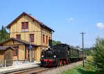 T3 930 mit ihrem Dampfzug im Bahnhof von Kohlstetten am 18.8.2018.